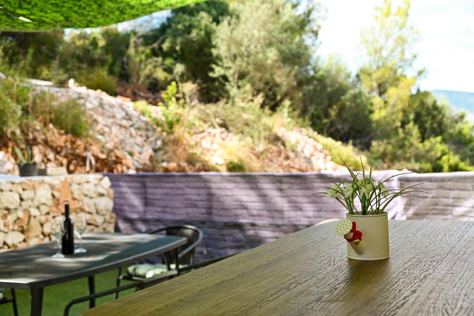 New,Close To The Beach Apartment With Domestic Olive Oil And Wine Трогир Екстериор снимка